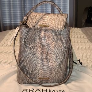 AMELIA CHIFFON MARE

Bag and wallet